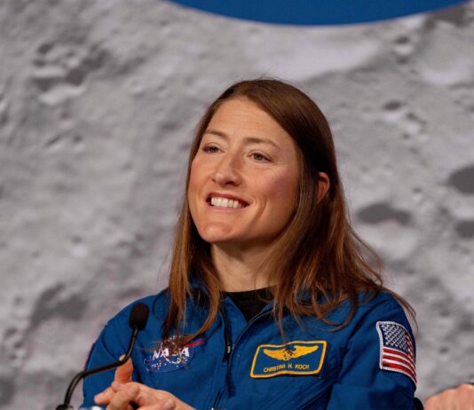 Christina Koch: La Astronauta que Siente Nostalgia de la Luna y Defiende la Tierra