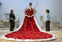Freddie Mercury: La Exposición que Celebra su Legado en el Victoria and Albert Museum