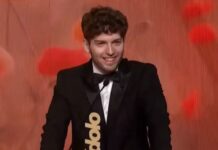 Davo Xeneize se consagra como Ídolo del Año y rinde homenaje a su madre