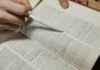 La Intrigante Historia Detrás de los Nombres que Usamos a Diario
