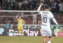 Edwin Cardona Anota Desde Mitad de Cancha y Revive el Recuerdo de Su Golazo