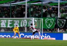 Controversia en el Clausura: Anulan gol de Montiel por mano de Vera
