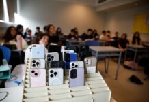 Colegios Privados Solicitan Autonomía ante Nueva Ley de Celulares en Aulas