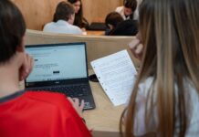 La Inteligencia Artificial Revoluciona la Educación: Potencialidades y Desafíos