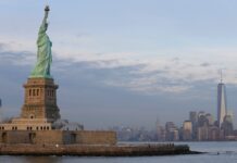 Las Dos Estatuas que Simbolizan la Libertad: Un Legado Compartido