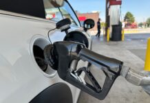 El Gobierno postergó la suba de impuestos a los combustibles hasta diciembre