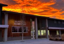 Tragedia en Oregon: Tiroteo en escuela primaria deja cuatro muertos, incluidos tres niños