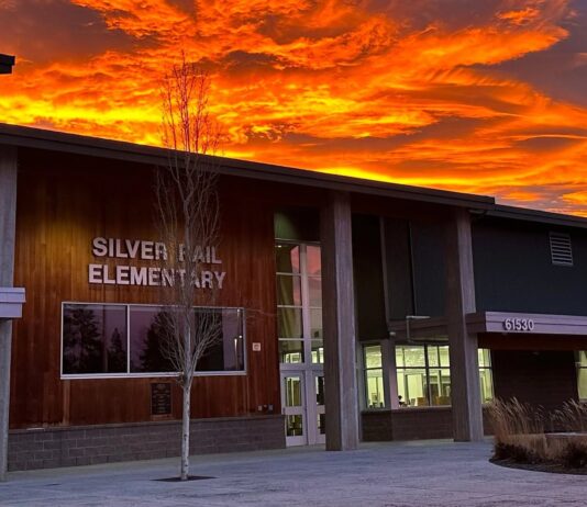 Tragedia en Oregon: Tiroteo en escuela primaria deja cuatro muertos, incluidos tres niños